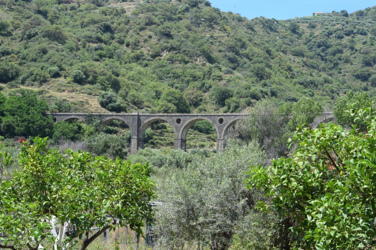 فندق La Porta Delle Gole Motta Camastra المظهر الخارجي الصورة