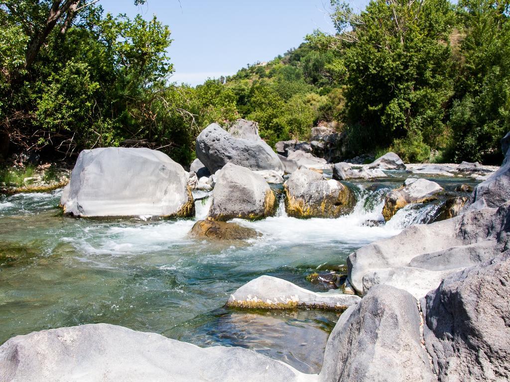 فندق La Porta Delle Gole Motta Camastra المظهر الخارجي الصورة