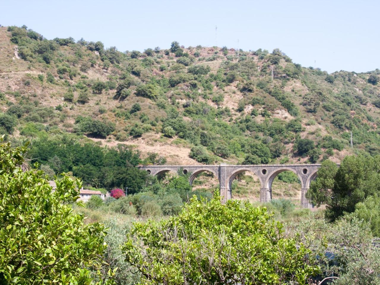 فندق La Porta Delle Gole Motta Camastra المظهر الخارجي الصورة